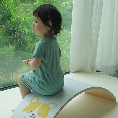 爱升木质跷跷板儿童室内聪明平衡板感统训练1岁宝宝平衡木 摇摇板